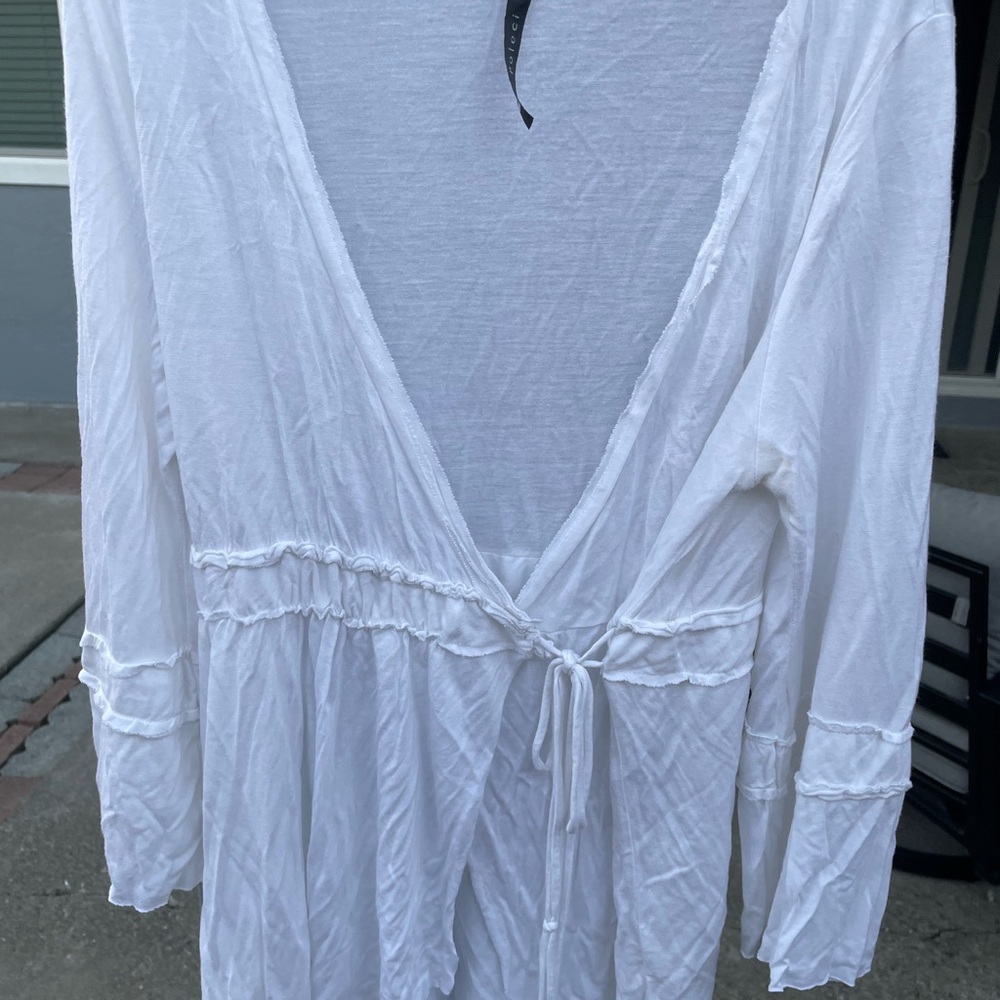 Poleci White V-Neck Top